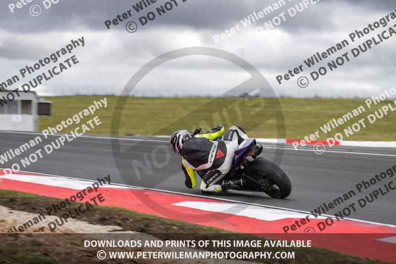 cadwell no limits trackday;cadwell park;cadwell park photographs;cadwell trackday photographs;enduro digital images;event digital images;eventdigitalimages;navarra;no limits trackdays;peter wileman photography;racing digital images;trackday digital images;trackday photos
